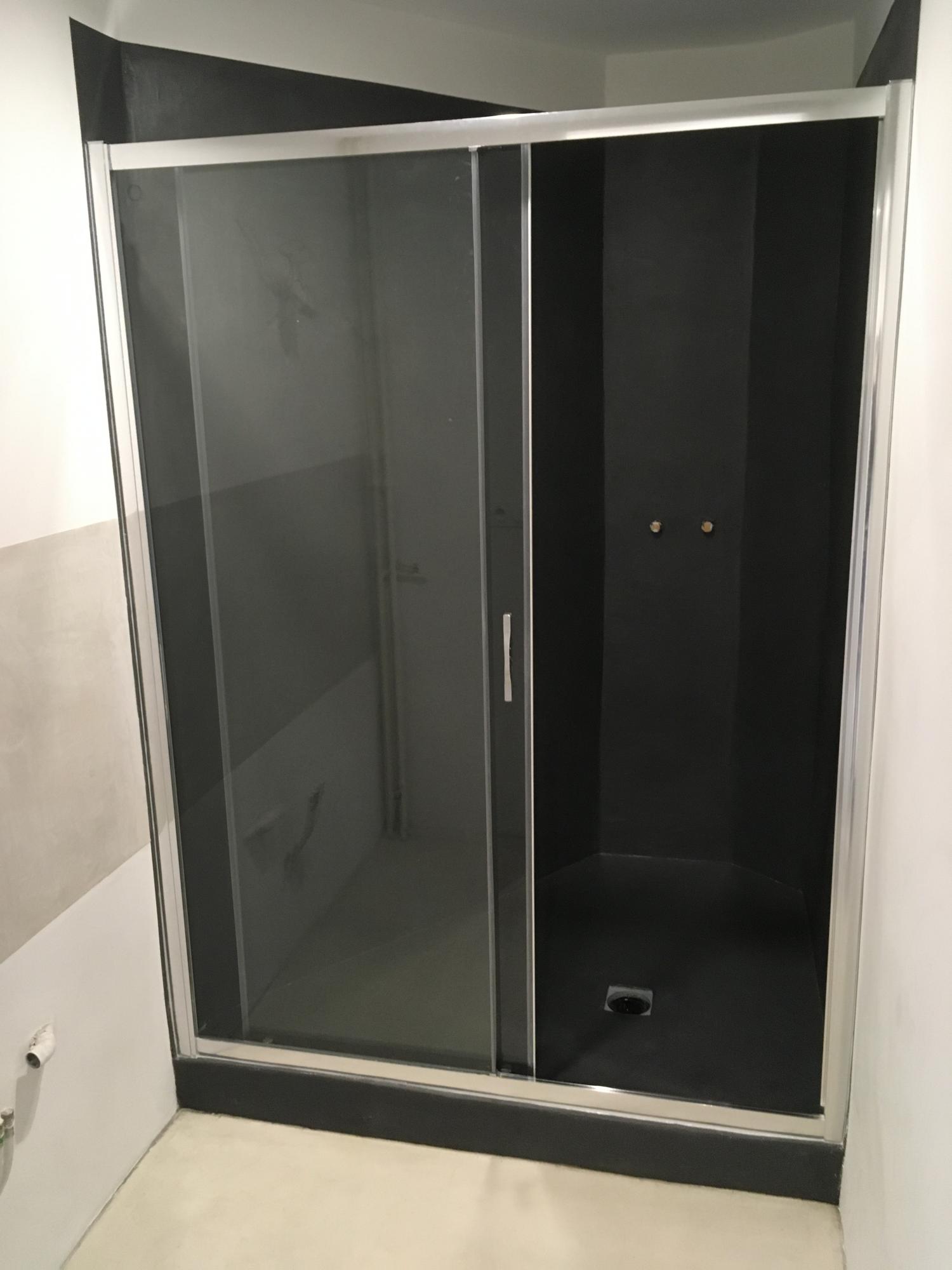 douche noir anthracite beton cire