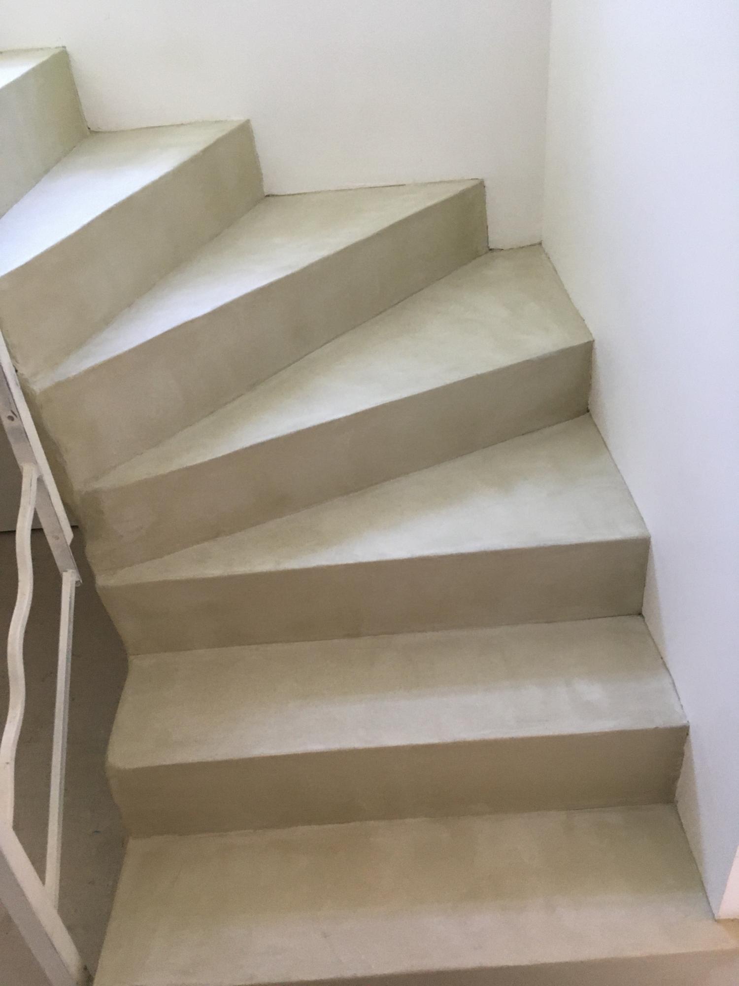 escalier beton cire 