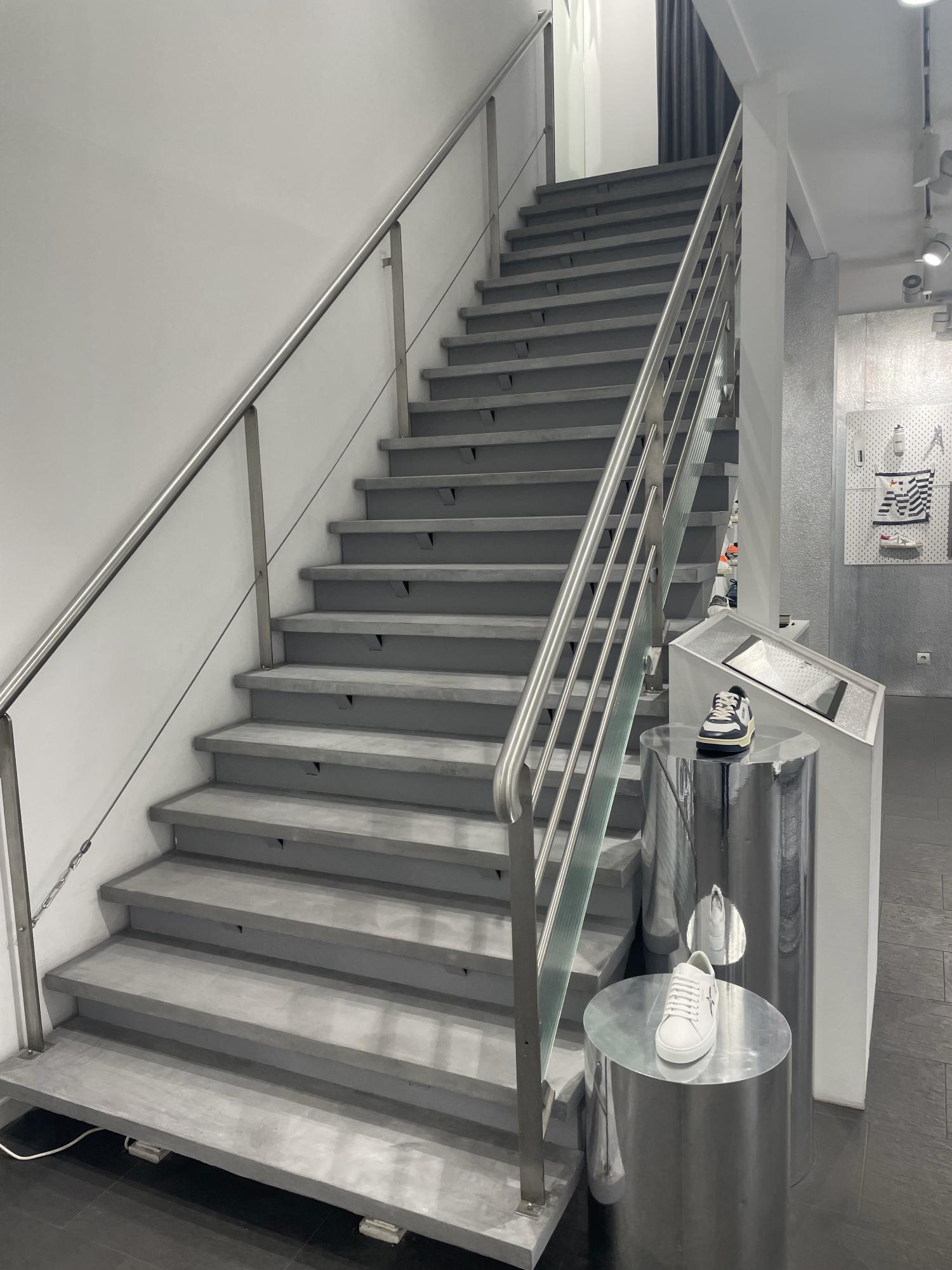 escalier boutique beton cire