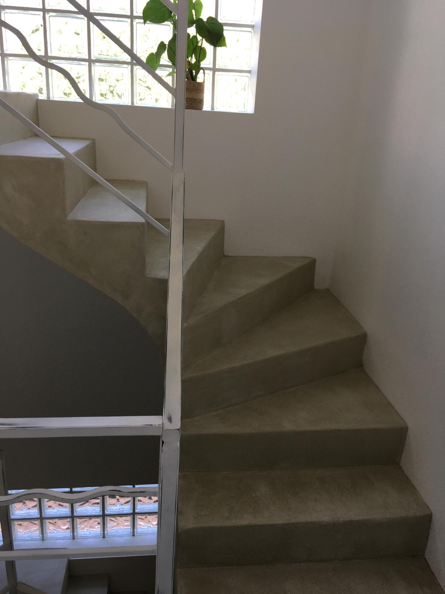 escalier beton cire 