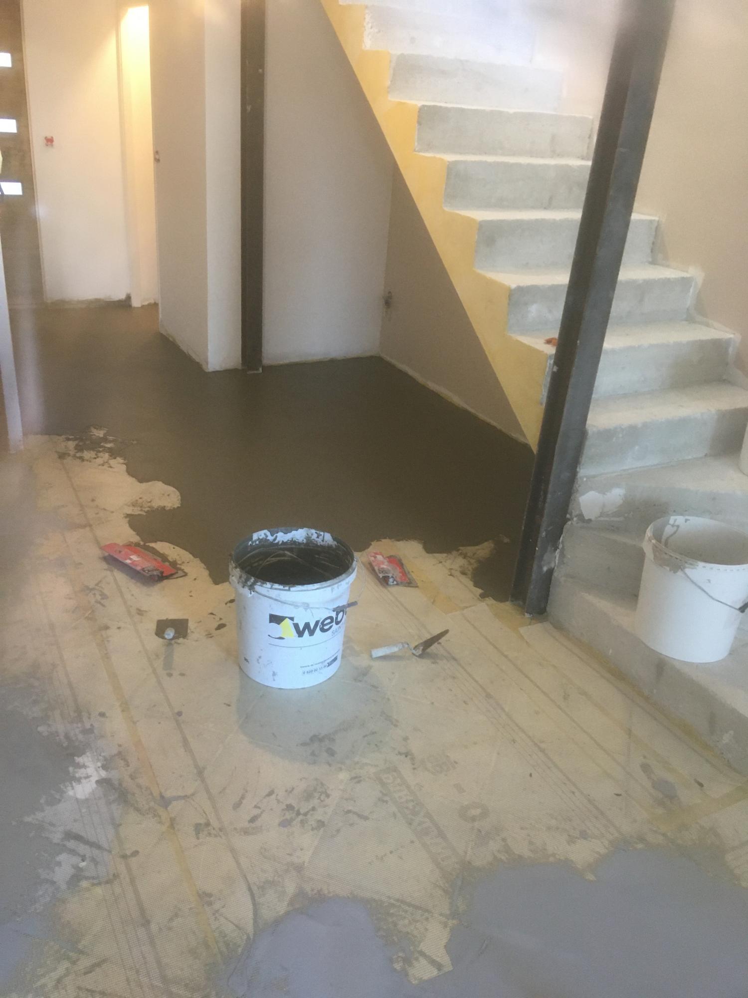 sol salle de bain escalier beton cire la ciotat