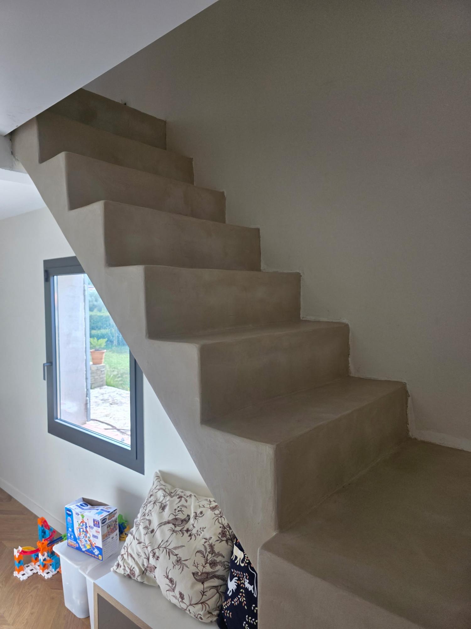escalier beton cire cadiere