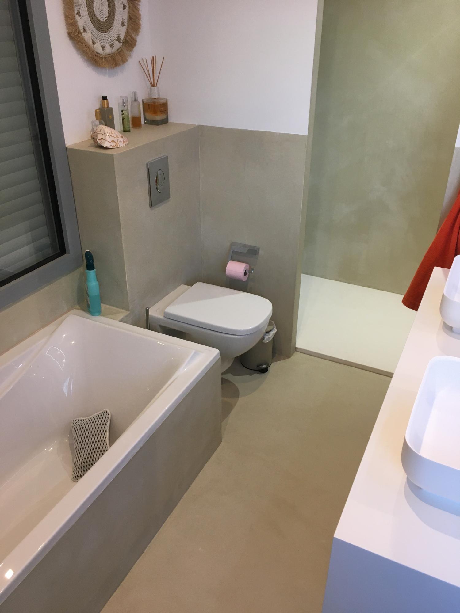 salle de bain beton cire Hyères