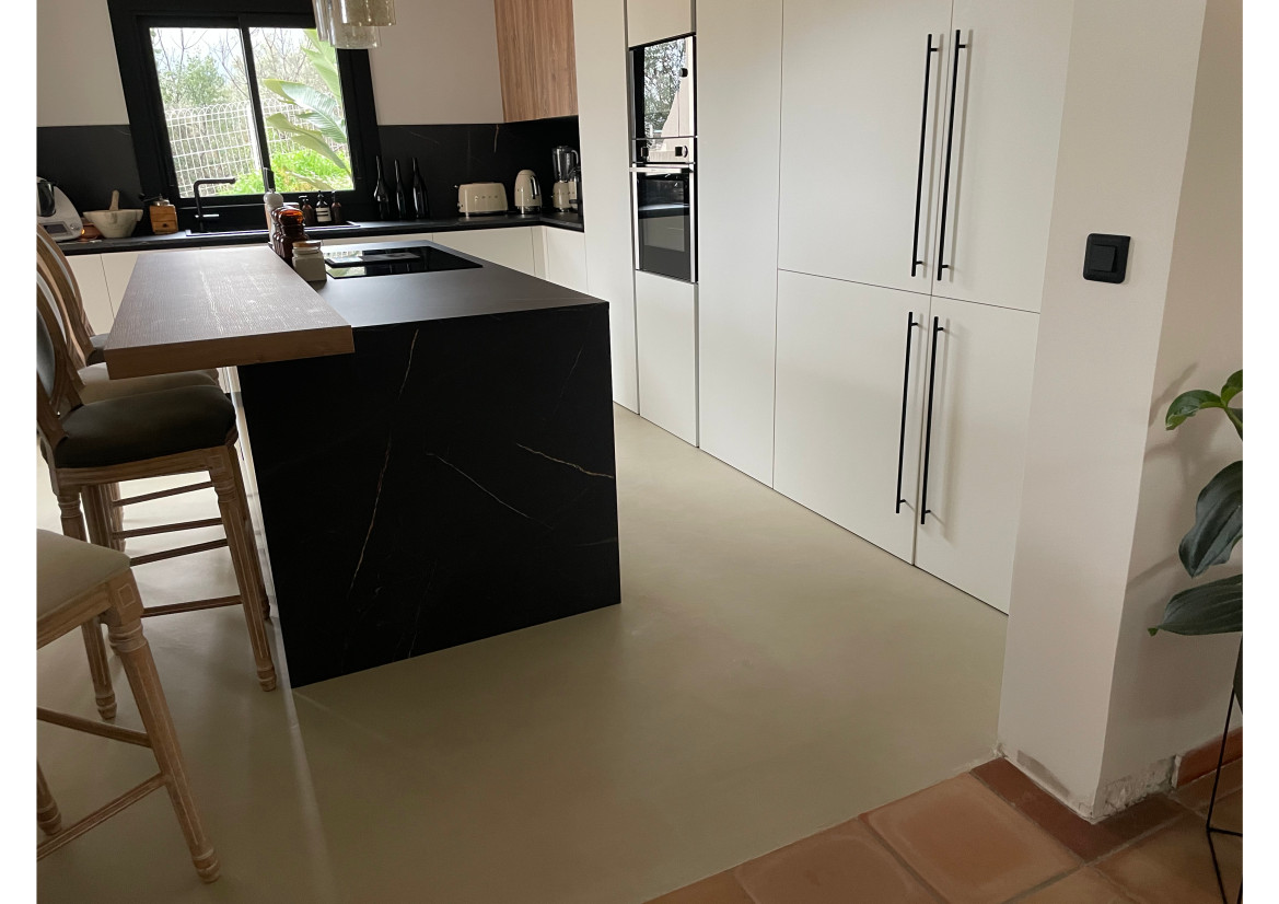 sol cuisine beton cire Revest