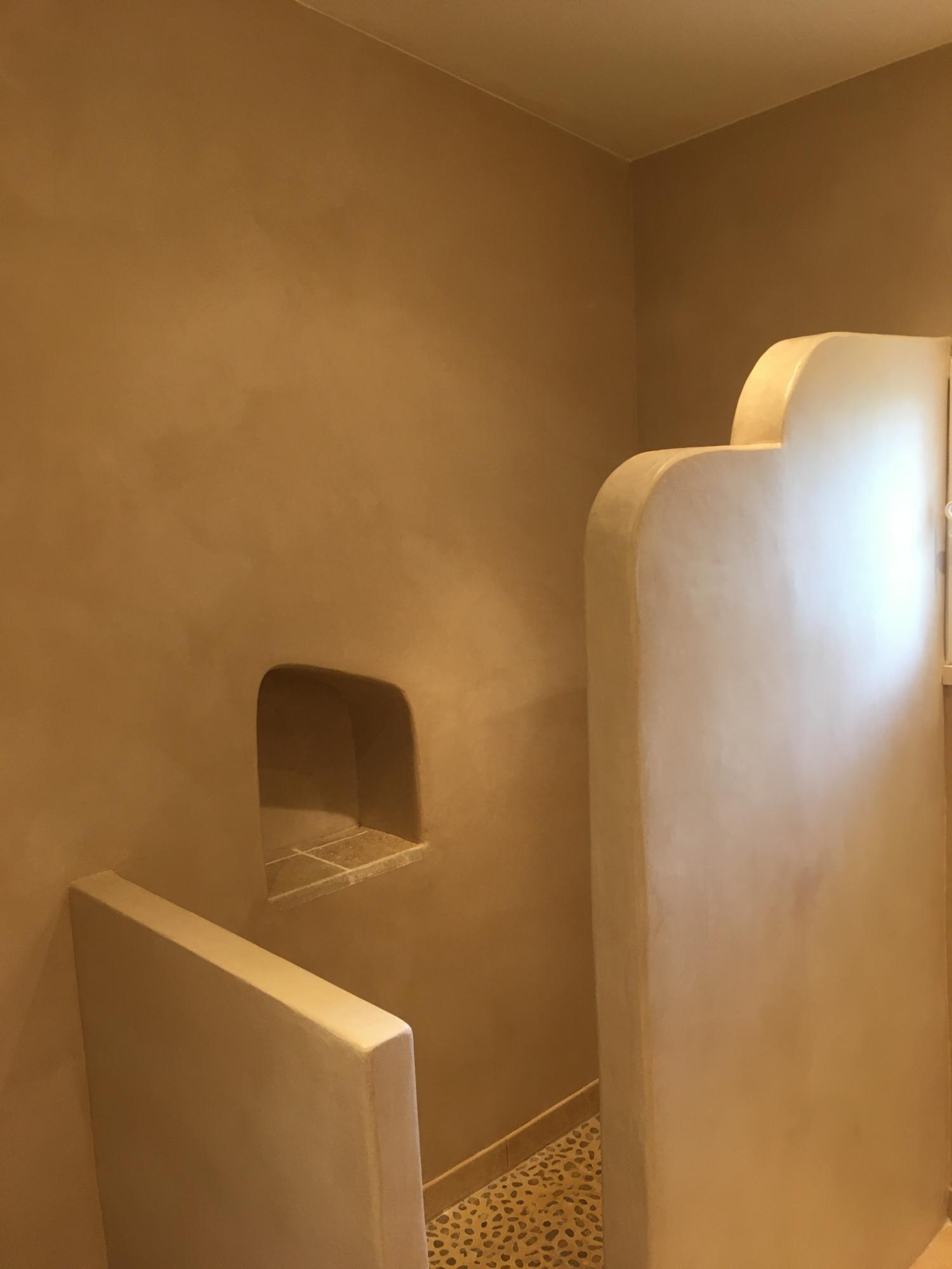 salle de bain paroi de douche peinture béton ciré Le Beausset
