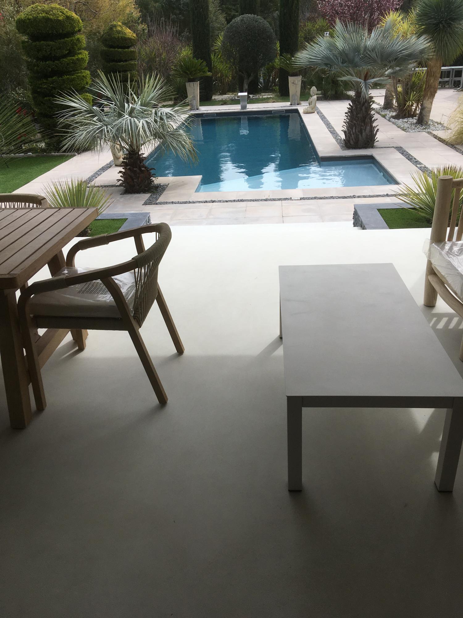 terrasse en beton cire saint-ange du castellet var