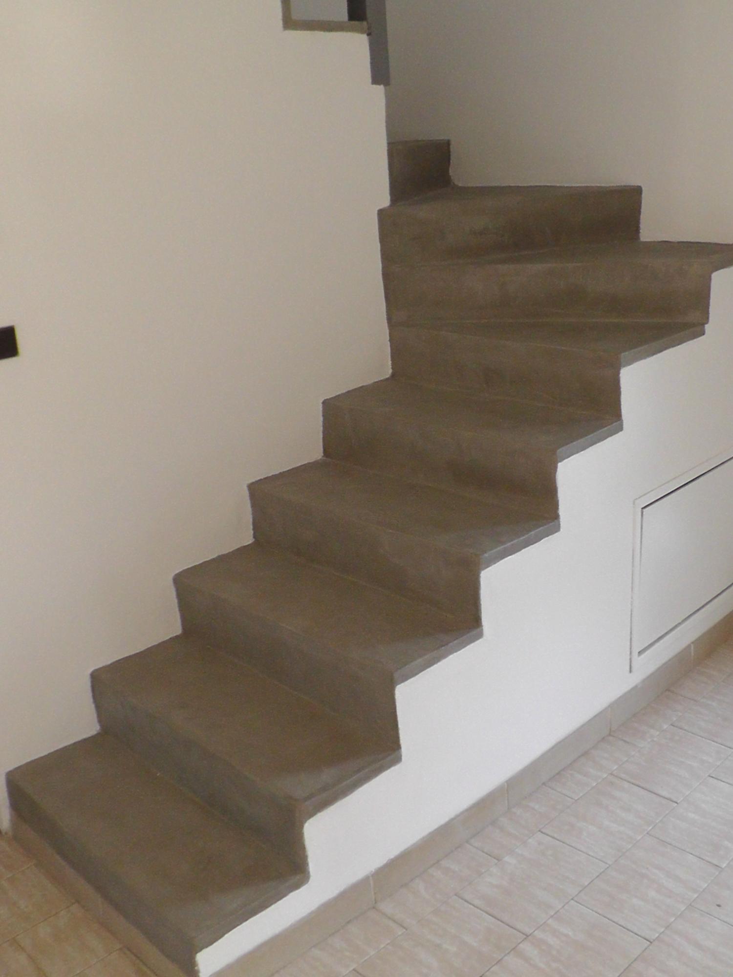 escalier beton cire