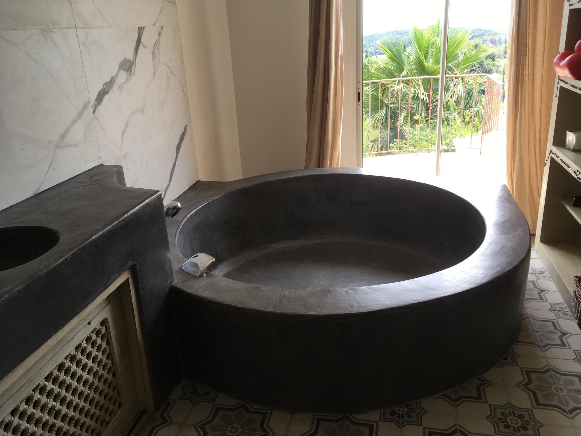 baignoire salle de bain beton cire