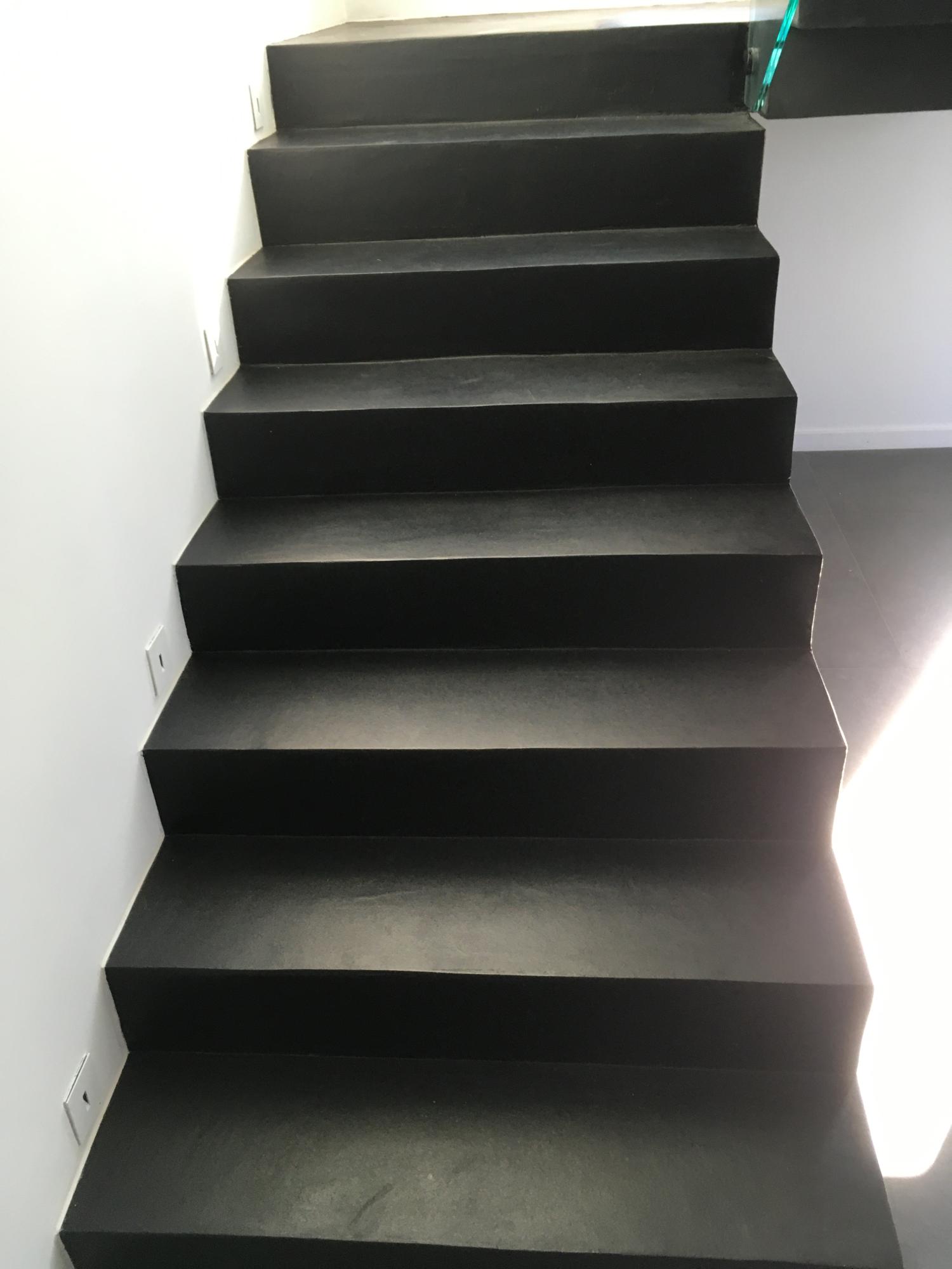 escalier beton cire