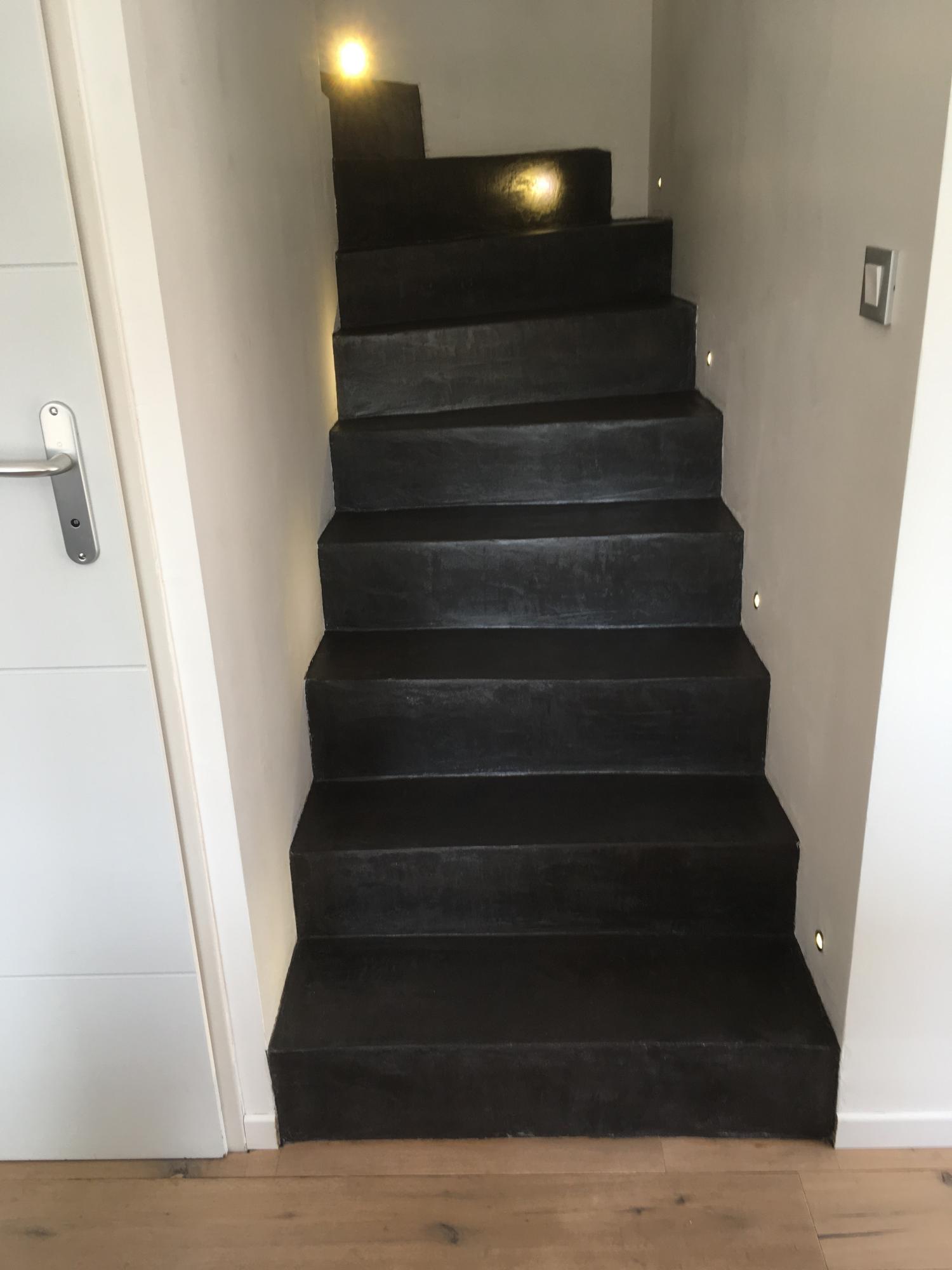 escalier beton cire noir anthracite